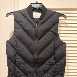 Athleta Inlet Puffer Vest - Black (Size Medium)
